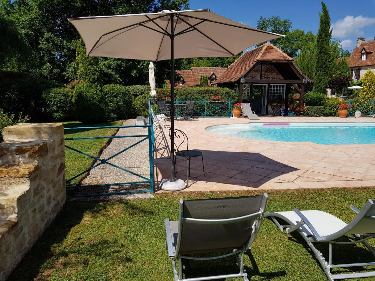 Moulin Du Soustre Bed & Breakfast Cavagnac Exterior photo