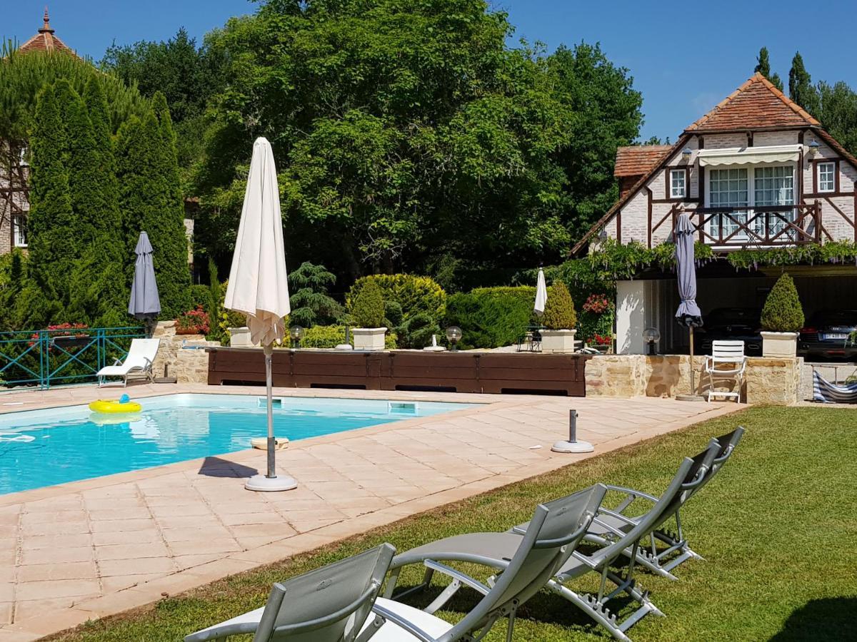 Moulin Du Soustre Bed & Breakfast Cavagnac Exterior photo