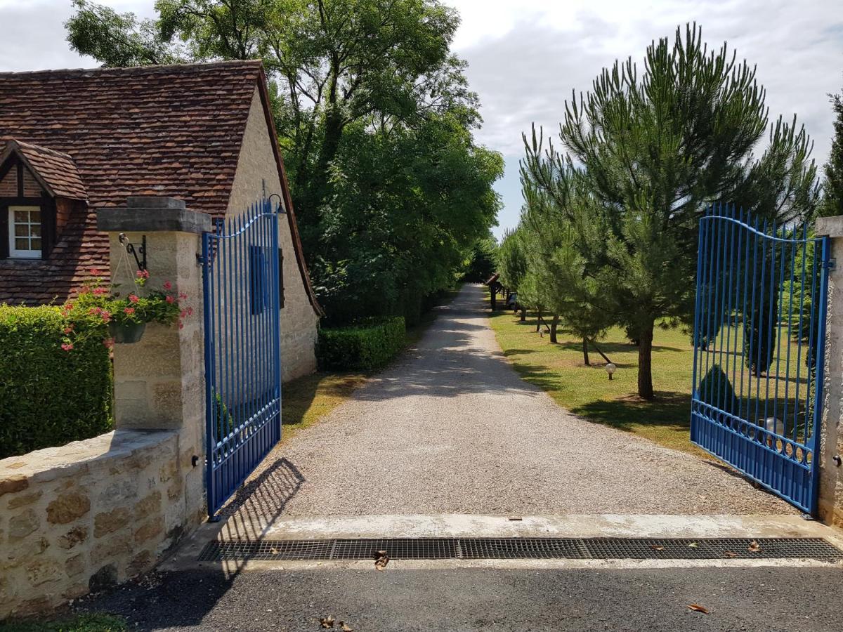 Moulin Du Soustre Bed & Breakfast Cavagnac Exterior photo